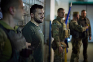 Зеленский отказал мужчинам от 18 до 60 лет в праве покидать Украину