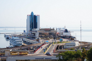 Франция вызвалась помочь в вывозе украинского зерна из порта Одессы