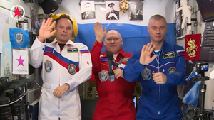 Космонавты с борта МКС поздравили граждан с Днём России