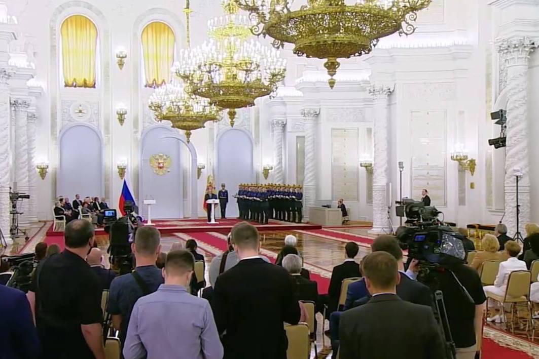 Путин в День России вручил Государственные премии в Кремле