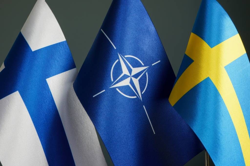 Финляндия отказалась от вступления в НАТО без Швеции