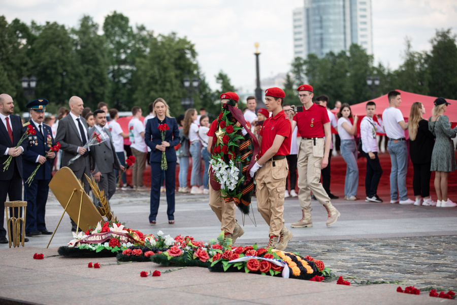 Возложение цветов к Вечному огню в Москве. Фото © Предоставлено LIFE