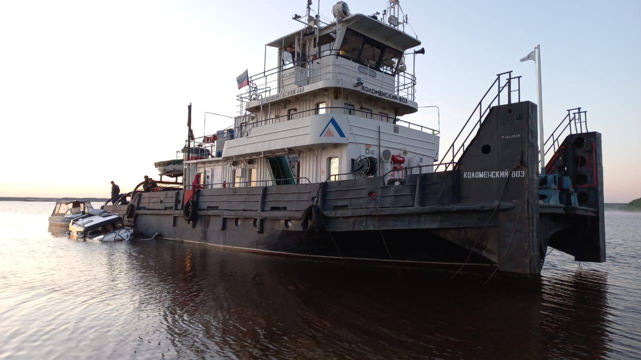 Последствия столкновения катера и баржи на Волге. Фото © Приволжская транспортная прокуратура