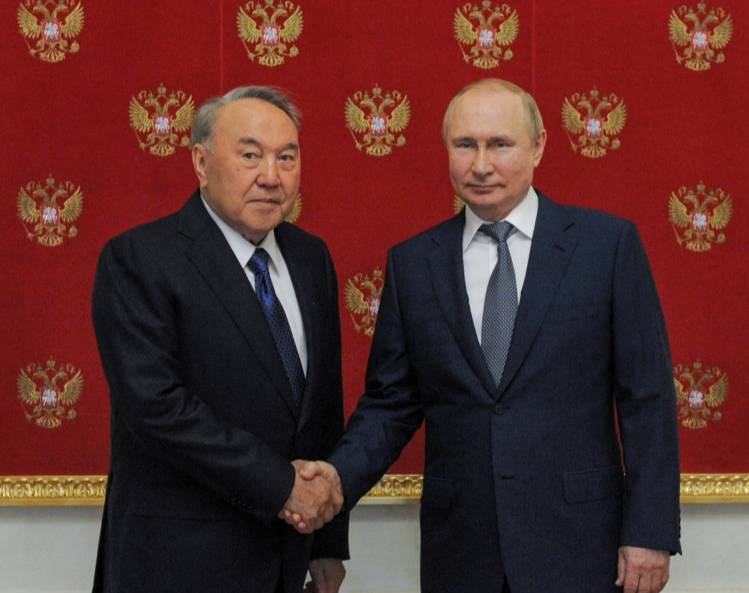 Нурсултан Назарбаев и Владимир Путин. Обложка © Сайт Нурсултана Назарбаева