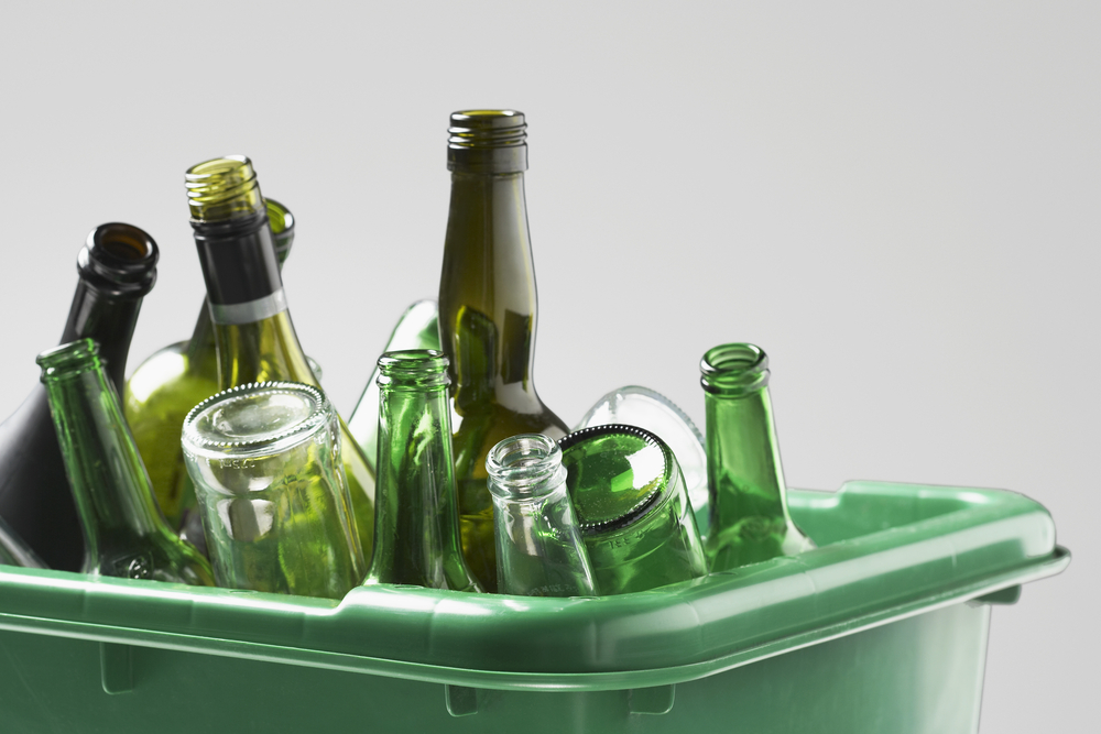 Пустые бутылки собирают в себя отрицательную и негативную энергию. Фото © Shutterstock