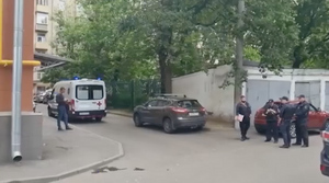 Мать с ребёнком выпала из окна девятиэтажки в Москве