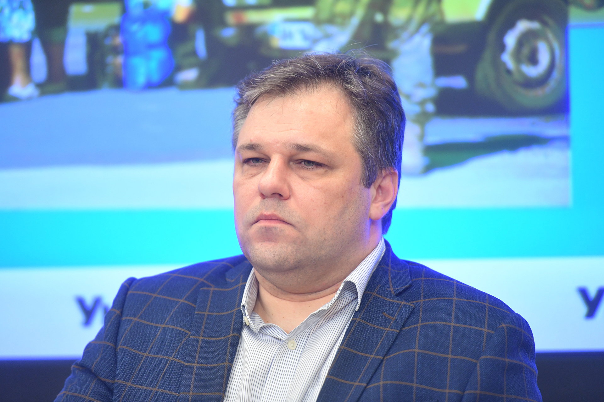 <p>Замечены также и за "Азотом", на очистных сооружениях и на Лесной Даче, где активничают украинские ДРГ. В аэропорту Северодонецк (находится к югу-восток от города) закрепились укр-формирования. Они заняли ряд зданий и из артиллерии бьют в восточную сторону. Союзные войска активно отвечают с позиций в районе Боровского</p>
