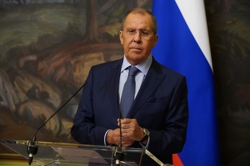 Лавров назвал оскорбительными заявления Макрона об отношениях Африки и России