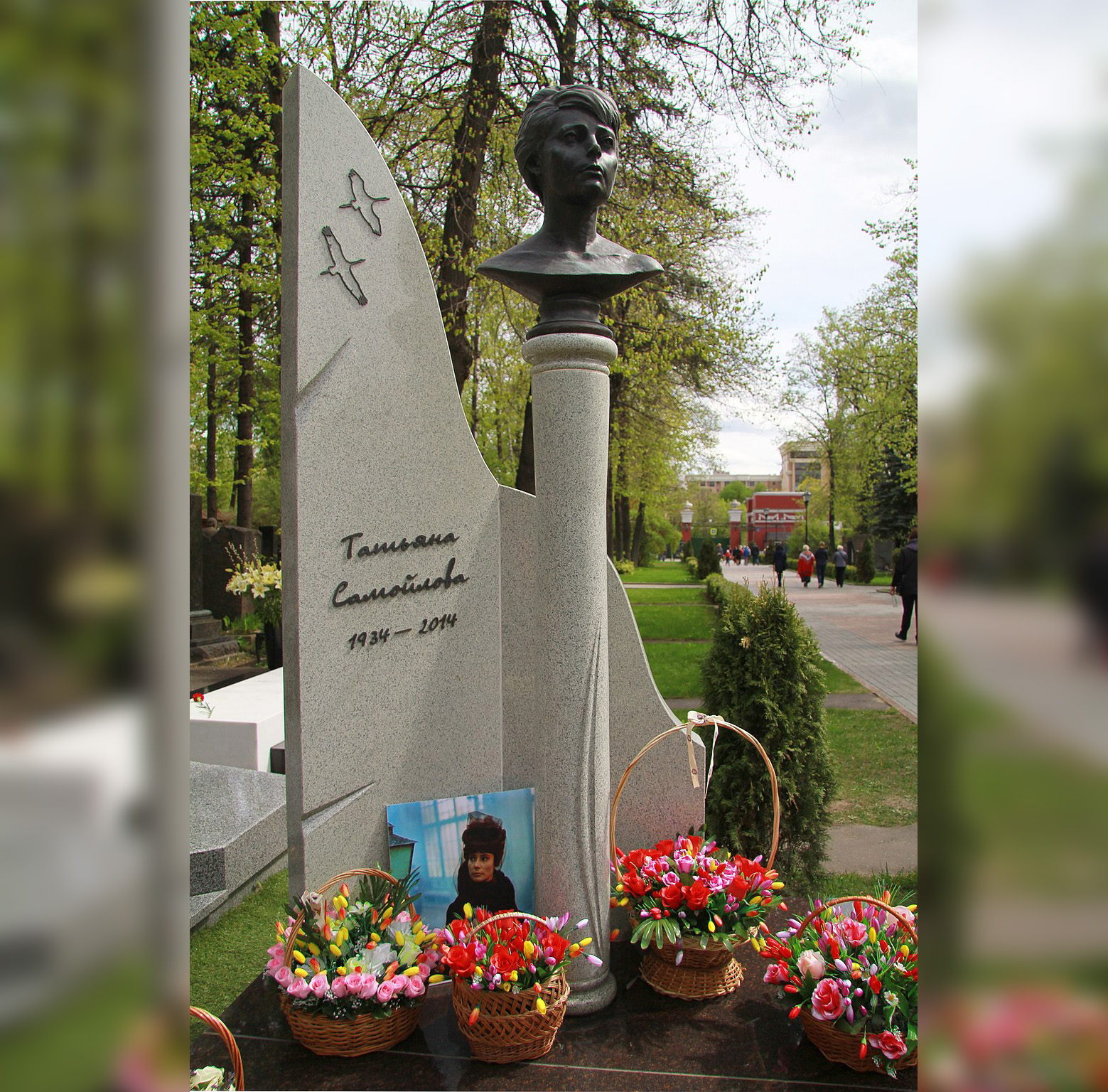 Памятник актрисе Татьяне Самойловой на Новодевичьем кладбище в Москве обошёлся в 3,8 млн рублей. Фото © Wikipdia