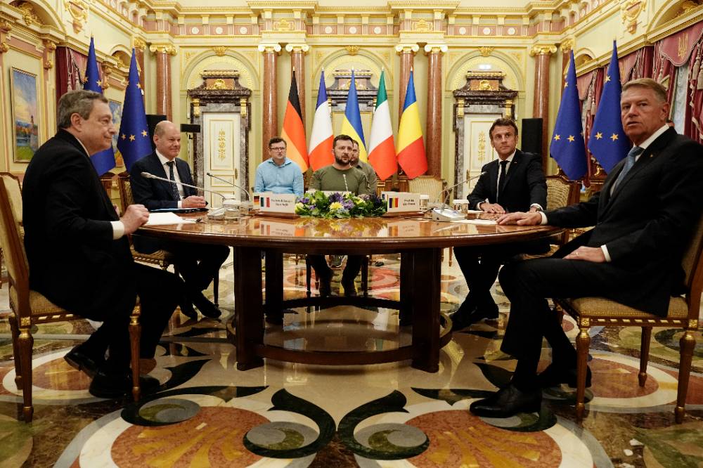 Пообещали горячее лето: Что на самом деле обсуждали главы Италии, Франции, Германии и Румынии на встрече с Зеленским