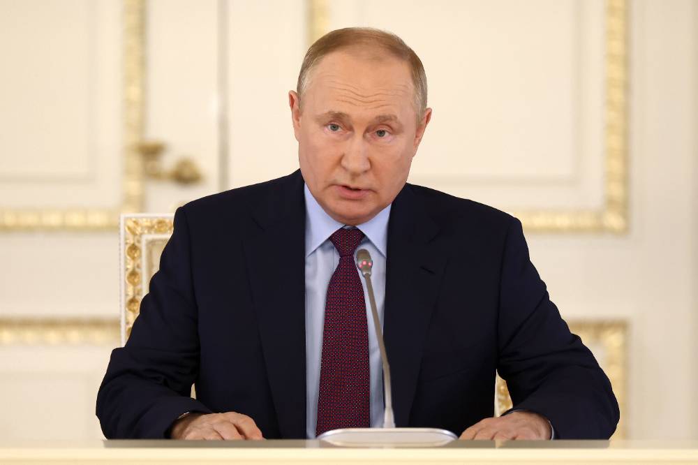 Путин поручил до 1 сентября разработать новую стратегию развития автопрома