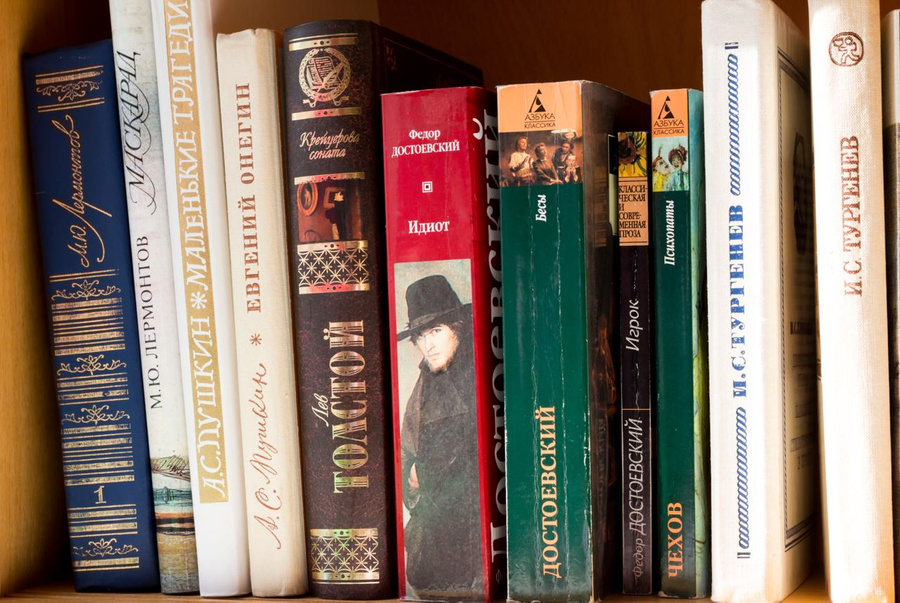 <p>Книги российских писателей. Фото © Shutterstock</p>