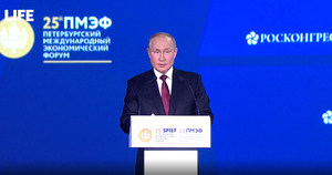 Путин назвал санкции против России бездумными и безумными