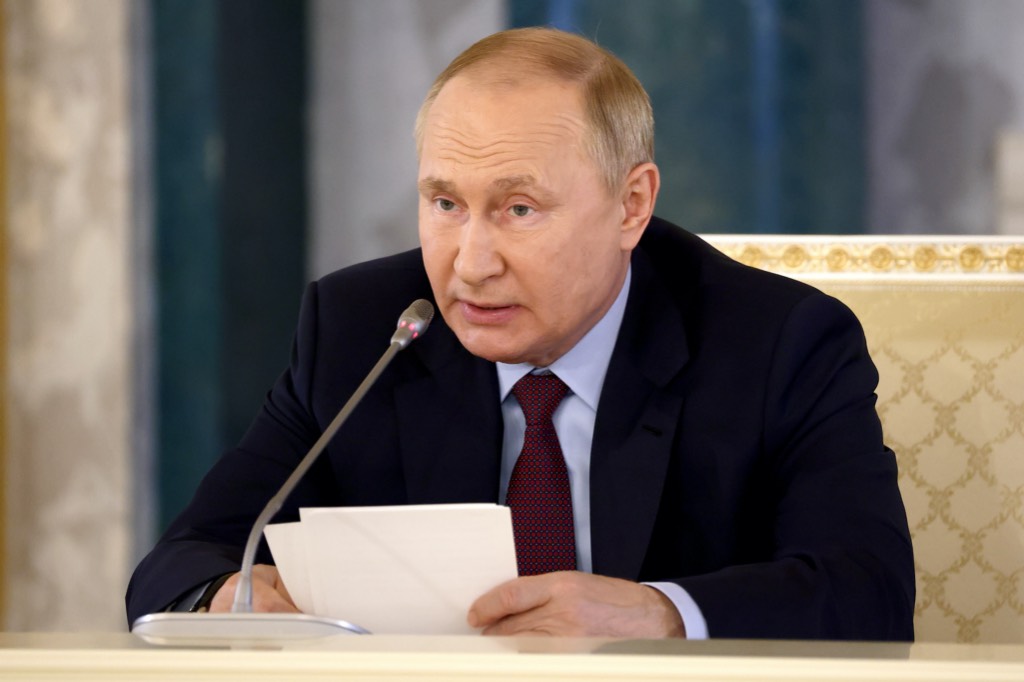 Путин лично участвует в подготовке выступления на ПМЭФ