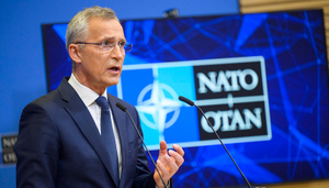 Столтенберг заявил о намерении НАТО поставлять оружие Киеву для отвоевания Донбасса