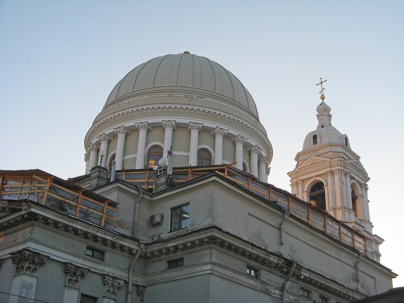 В Петербурге на крыше церкви Святой Екатерины нашли мёртвого мужчину