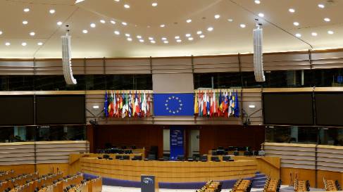 Бербок призвала принимать Украину в ЕС без скидок