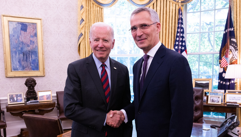 Йенс Столтенберг и Джо Байден встретились 2 июня в Вашингтоне. Обложка © NATO