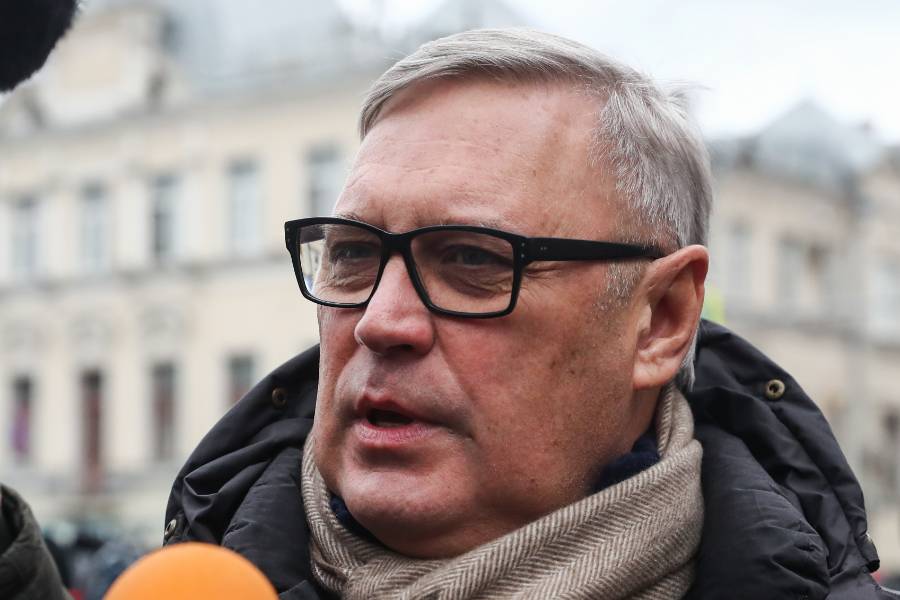 Лидер ПарНаС Касьянов уехал из России