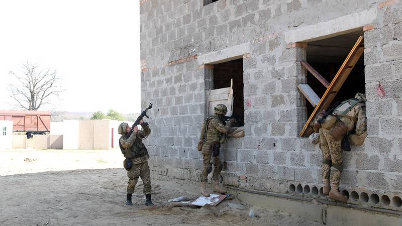 В ЛНР насчитали до семи тысяч украинских военных в Лисичанске