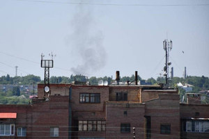 Из-за обстрелов ВСУ в одном из районов Донецка вспыхнул сильный пожар