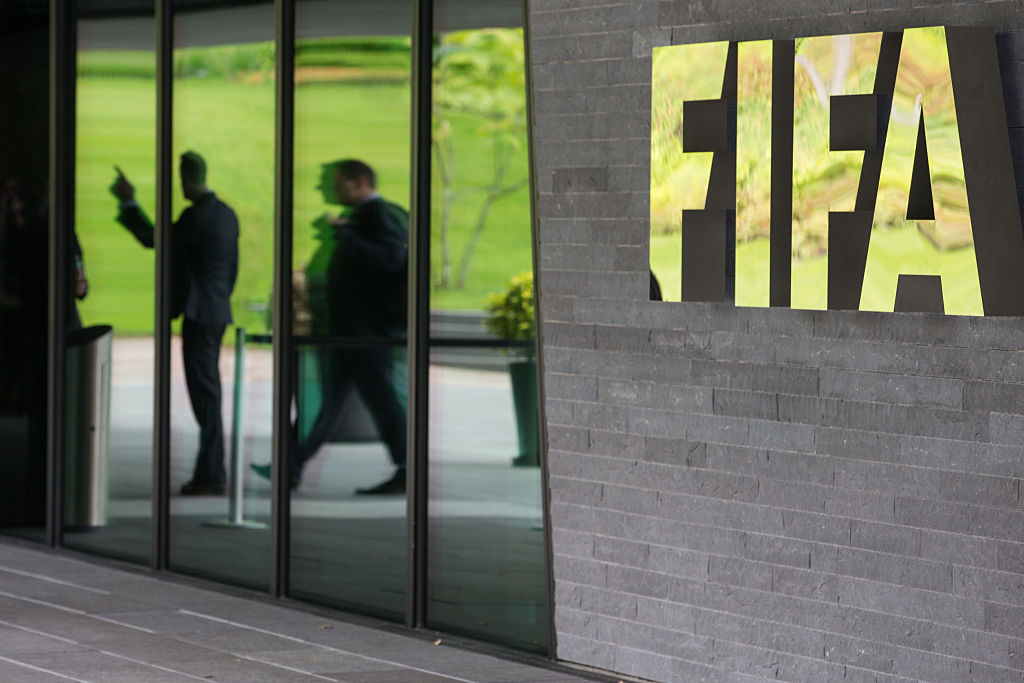 ФИФА позволила легионерам приостанавливать контракты с российскими клубами на год