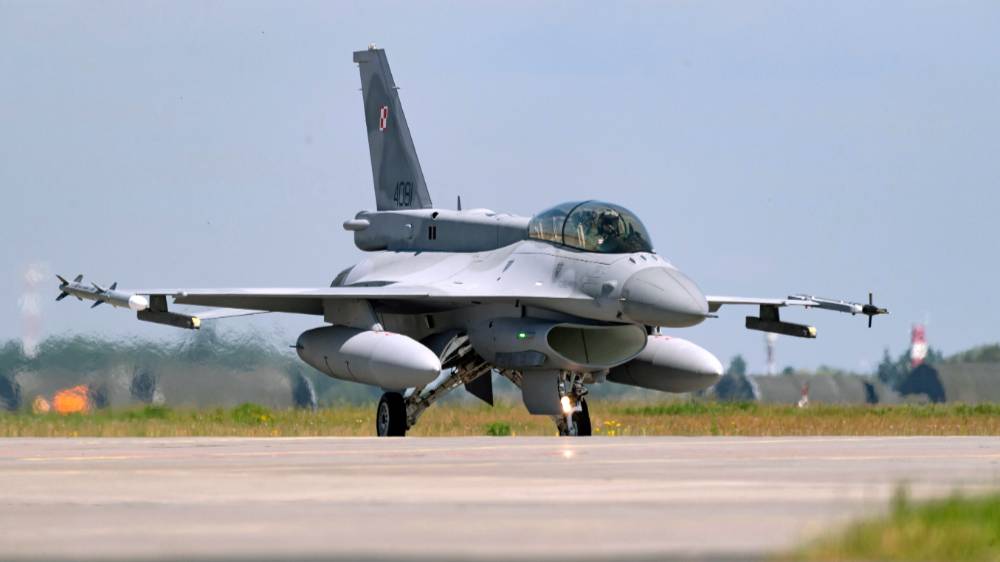 Украинских пилотов научат летать на американских истребителях F-15 и F-16