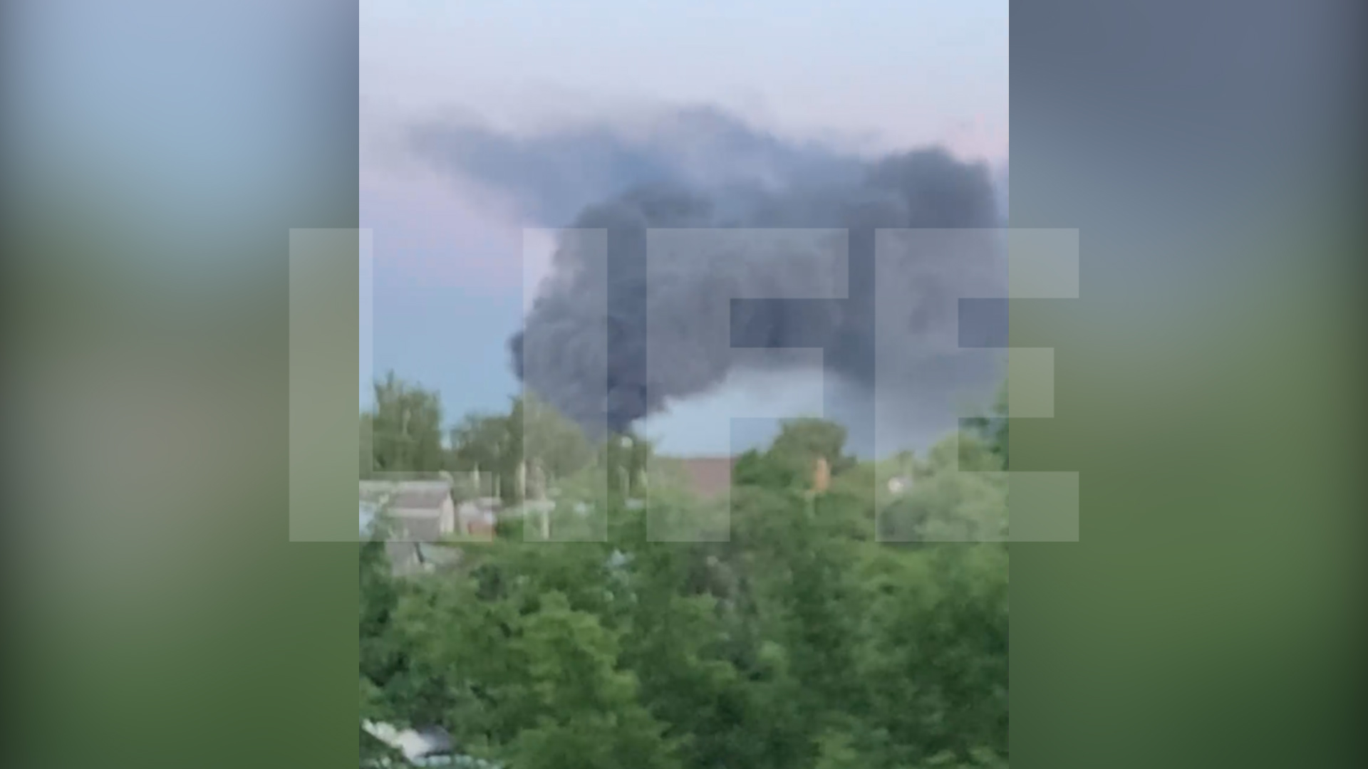 Предположительно, ИЛ-76: Лайф публикует видео с места падения самолёта в Рязани