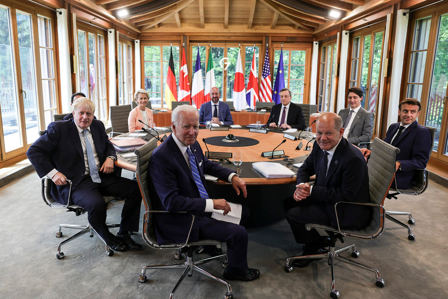 <p>Лидеры G7 на саммите в Баварии. Фото © Flickr / <a href="https://www.flickr.com/photos/number10gov/52173918411/" target="_blank" rel="noopener noreferrer">number10gov</a></p>