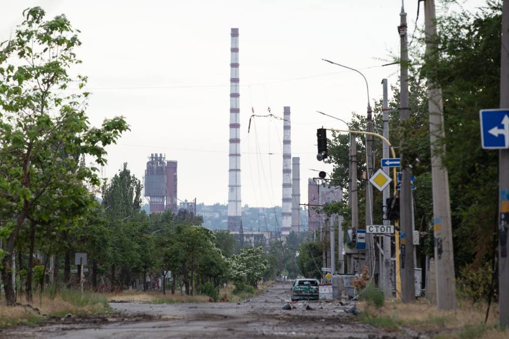 С завода Азот в Северодонецке эвакуировано около 250 человек