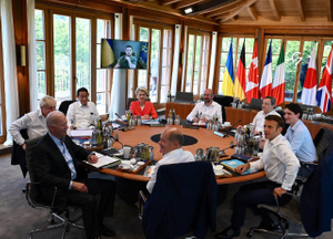 Зеленский заявил лидерам G7, что сейчас "не время для переговоров"