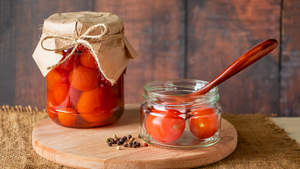 Как необычно и быстро замариновать помидоры на зиму: Лучшие пошаговые рецепты шеф-поваров
