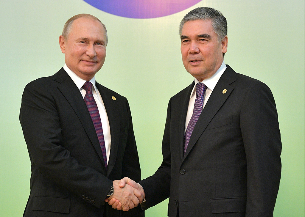 Путин поздравил экс-президента Туркмении Бердымухамедова с 65-летием