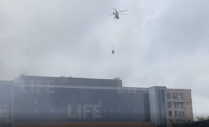 Вертолёты Ка-32 прибыли для тушения пожара в бизнес-центре на западе Москвы