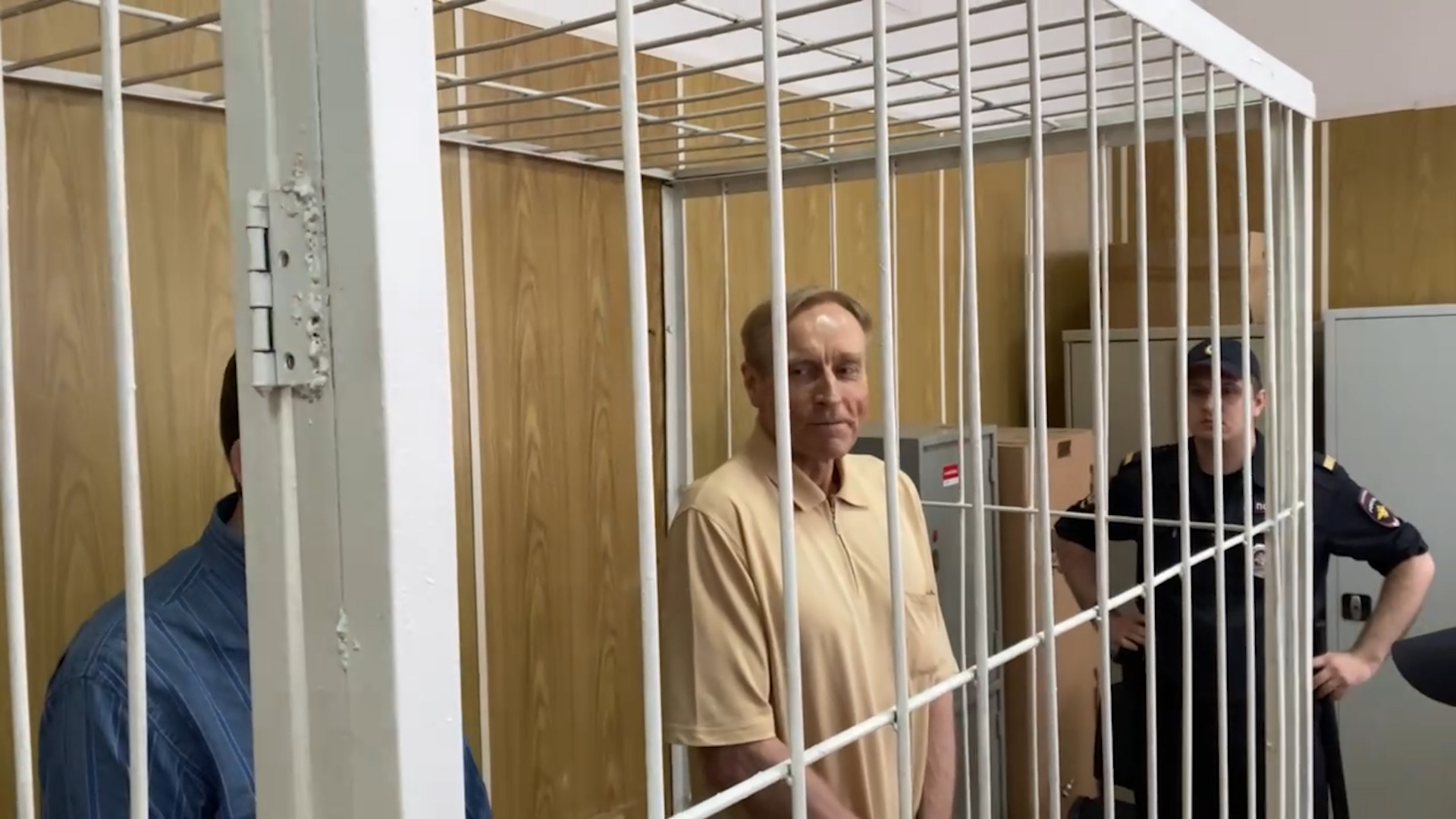 Генерала МВД Мельникова приговорили к 7 годам тюрьмы за мошенничество