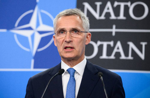 Столтенберг: НАТО расплачивается за поддержку Украины