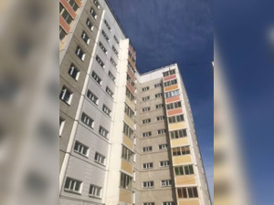 Двухлетний мальчик чудом выжил после падения из окна шестого этажа в Красноярске