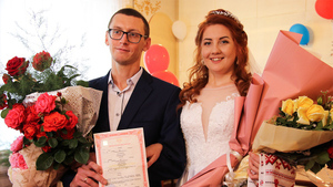 Познакомившиеся в бомбоубежище Мариуполя влюблённые сыграли свадьбу в ДНР