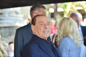 Берлускони заявил, что лидеры Европы помешали "перетянуть" Россию на сторону Запада
