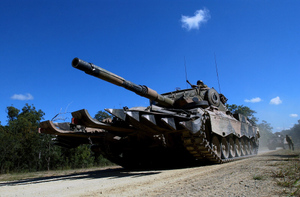 Испания собралась передать Киеву танки Leopard и батарею ракет "Аспид"