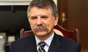 В Офисе президента Украины назвали фашистом спикера Парламента Венгрии за критику Зеленского