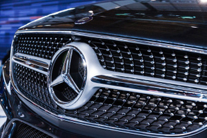 Российские водители решили засудить Mercedes и Volkswagen за уход с рынка