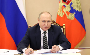 Путин отметил огромный вклад Петра I в "созидание мощной, единой державы"