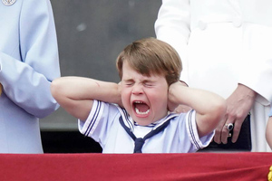 Ошибка в воспитании: Кривляния британского принца Луи объяснили вседозволенностью