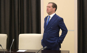 Пост Медведева о врагах России довёл до истерики главу МИД Италии