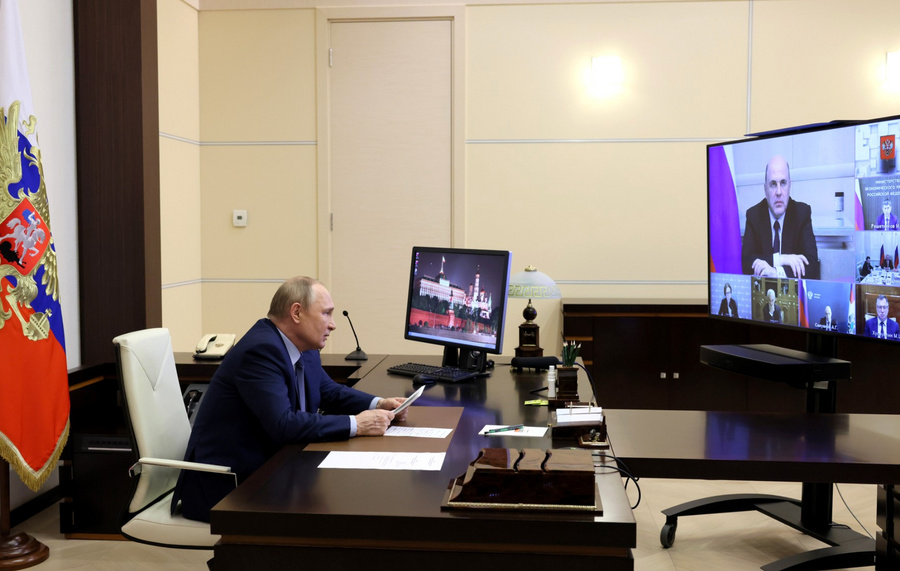 Владимир Путин проводит совещание по экономическим вопросам. Фото © Kremlin.ru 