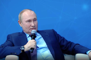 Путин ответил шуткой на попытки Запада "щипануть" и оскорбить Россию
