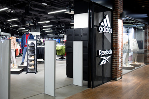 Названы возможные сроки открытия магазинов Adidas и Reebok в России