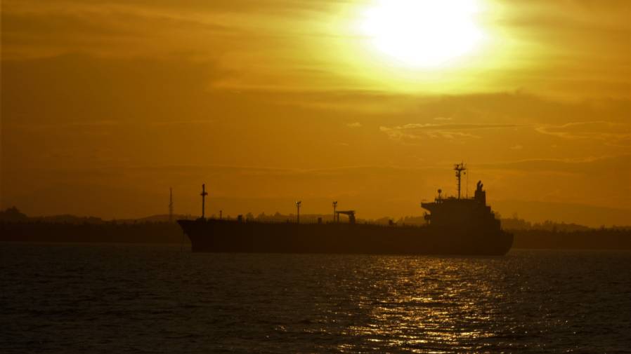 Reuters: в Греции суд не позволил конфисковать иранскую нефть в пользу США