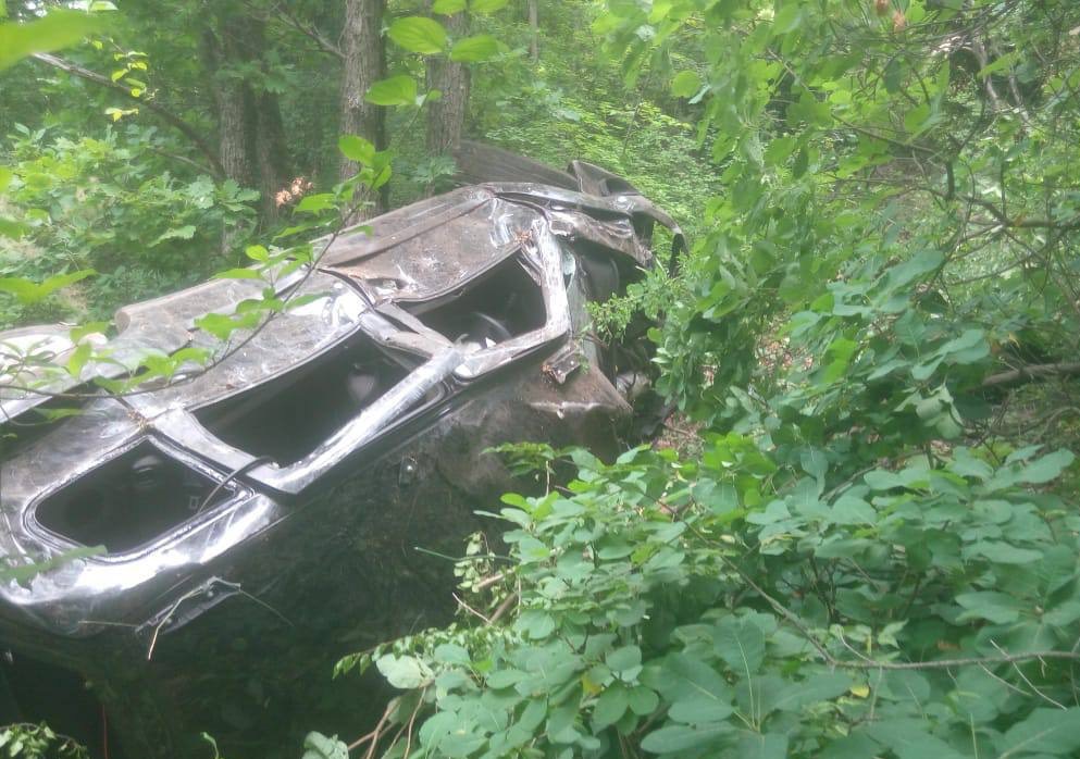 В Крыму машина с туристами упала со скалы, есть жертвы